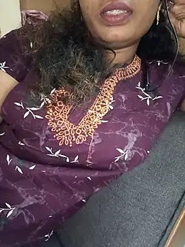 Snapshot of tamilsaisree chatting on 07-01-26, 05:13 tamilsaisree online show from 07-01-26, 05:13