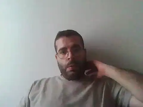 Snapshot of kkadam1 chatting on 05-31-26, 03:40 kkadam1 online show from 05-31-26, 03:40