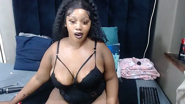 Snapshot of THICKBARBIE32 chatting on 05-13-26, 10:50 THICKBARBIE32 online show from 05-13-26, 10:50