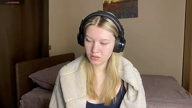 SkyeDavis online show from 02-04-26, 06:47