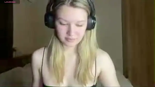 SkyeDavis online show from 02-05-26, 08:59