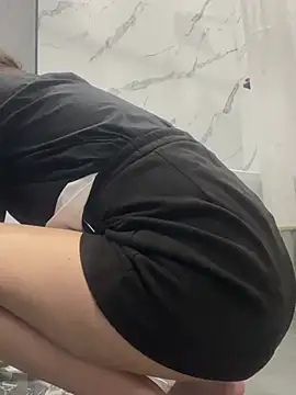 Sarah2127 online show from 03-05-26, 04:25