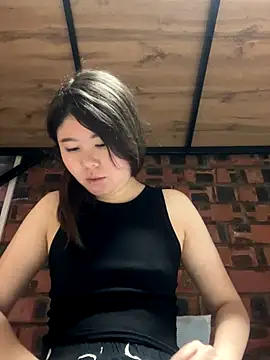 Sarah2127 online show from 12-15-25, 11:05