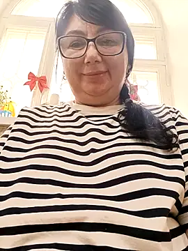 Snapshot of MariSwan222 chatting on 05-21-26, 10:23 MariSwan222 online show from 05-21-26, 10:23