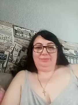 Snapshot of MariSwan222 chatting on 06-11-26, 05:04 MariSwan222 online show from 06-11-26, 05:04