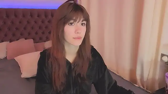 MilanaHotts online show from 06-15-26, 05:07