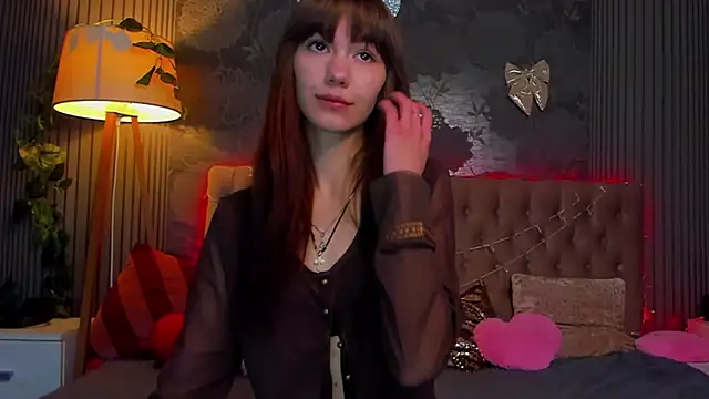 MilanaHotts online show from 12-22-25, 08:53