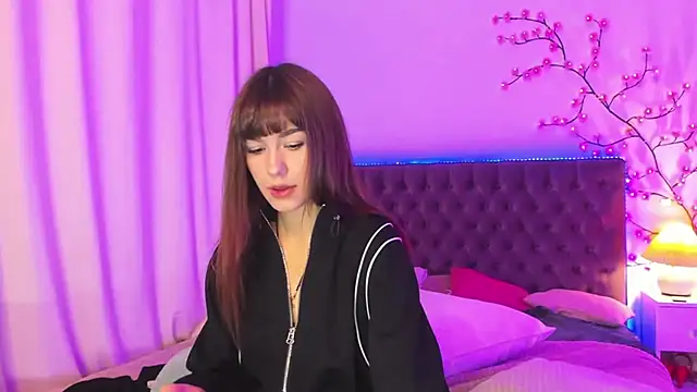 MilanaHotts online show from 07-18-26, 05:16