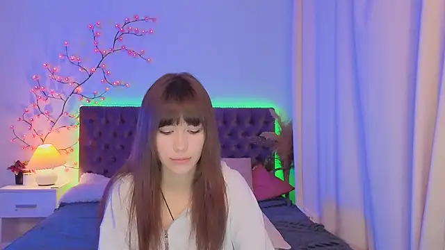MilanaHotts online show from 06-11-26, 05:04