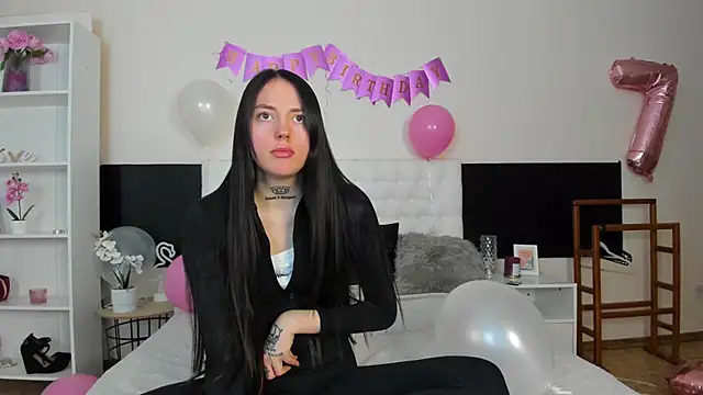 Snapshot of AdrianaCult chatting on 02-28-26, 01:22 AdrianaCult online show from 02-28-26, 01:22