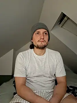 Ghost Pie online show from 12-17-25, 05:56