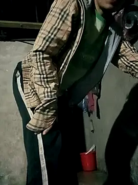 Snapshot of Andrea-688 chatting on 12-15-25, 09:53 Andrea-688 online show from 12-15-25, 09:53