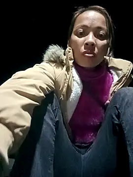 Snapshot of Andrea-688 chatting on 12-17-25, 03:28 Andrea-688 online show from 12-17-25, 03:28