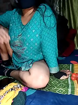 PRIYA BOBITA online show from 12-21-25, 07:04