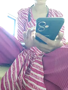 Snapshot of Ranu_maharastra chatting on 12-20-25, 04:04 Ranu maharastra online show from 12-20-25, 04:04