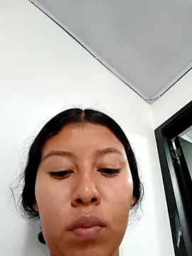 Snapshot of Lunita_sian chatting on 12-22-25, 07:25 Lunita sian online show from 12-22-25, 07:25