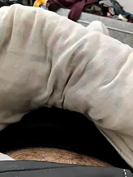 Snapshot of jhbvvhkkk chatting on 12-15-25, 12:44 jhbvvhkkk online show from 12-15-25, 12:44