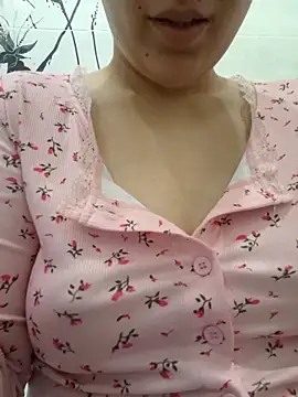 Emilyhomegirl1 online show from 12-19-25, 07:33