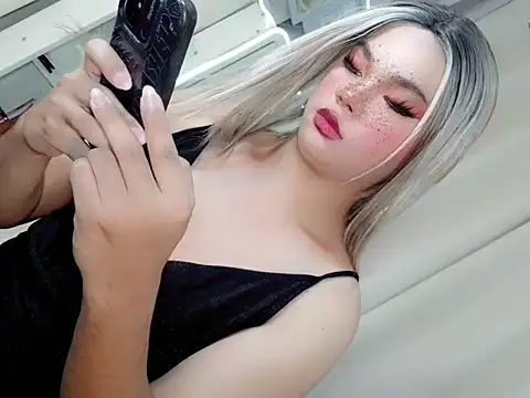 Shaneloveme online show from 06-17-26, 03:11