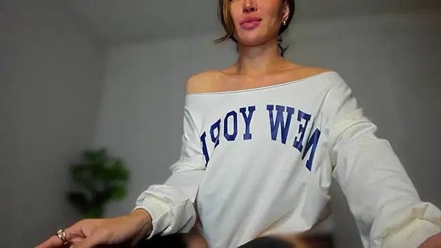 Snapshot of mxshemale_ladyboy chatting on 07-14-26, 02:05 mxshemale ladyboy online show from 07-14-26, 02:05