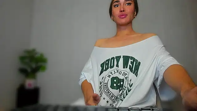 Snapshot of mxshemale_ladyboy chatting on 07-11-26, 01:39 mxshemale ladyboy online show from 07-11-26, 01:39
