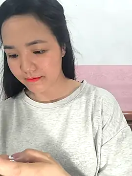 Snapshot of Sisilaydy_01 chatting on 06-17-26, 12:04 Sisilaydy 01 online show from 06-17-26, 12:04