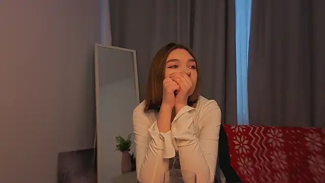 Snapshot of Leyla_crsh chatting on 02-17-26, 05:05 Leyla crsh online show from 02-17-26, 05:05