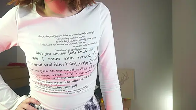 Snapshot of Leyla_crsh chatting on 05-15-26, 05:38 Leyla crsh online show from 05-15-26, 05:38