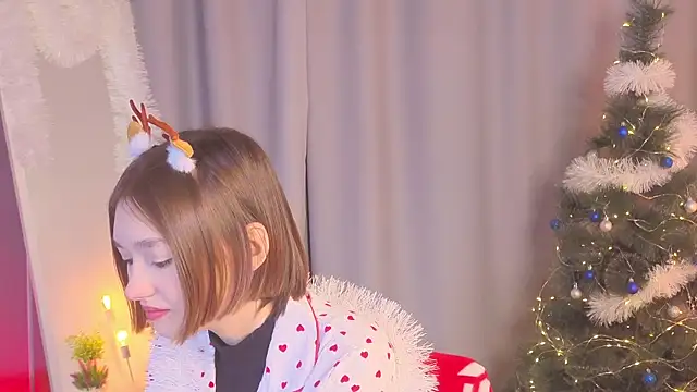 Leyla crsh online show from 12-22-25, 05:07