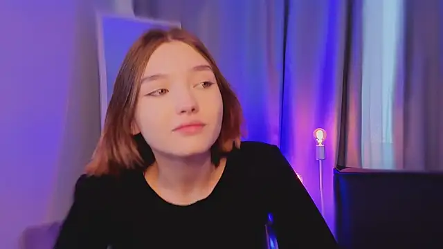 Snapshot of Leyla_crsh chatting on 02-13-26, 11:43 Leyla crsh online show from 02-13-26, 11:43