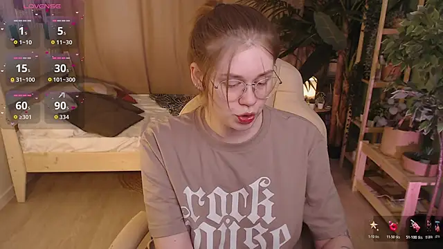 Snapshot of Alison_Doody chatting on 02-19-26, 07:49 Alison Doody online show from 02-19-26, 07:49