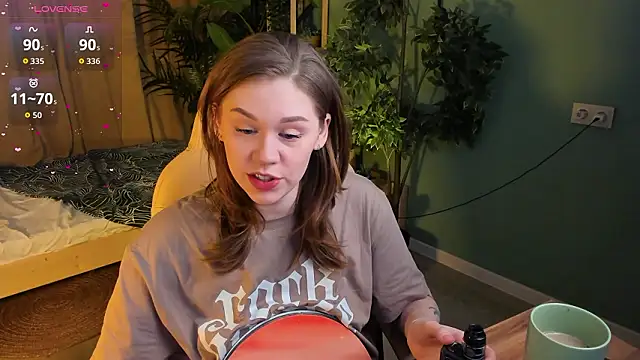 Snapshot of Alison_Doody chatting on 02-28-26, 07:41 Alison Doody online show from 02-28-26, 07:41