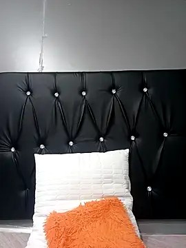 TemptingCloeXx online show from 04-12-26, 07:39