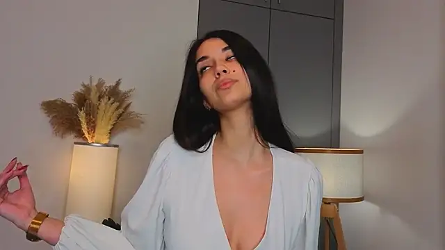 EmmyNoel online show from 12-23-25, 06:23