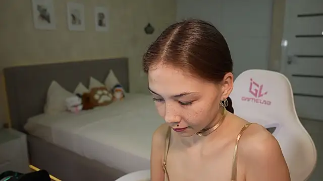 luna young online show from 03-15-26, 06:15