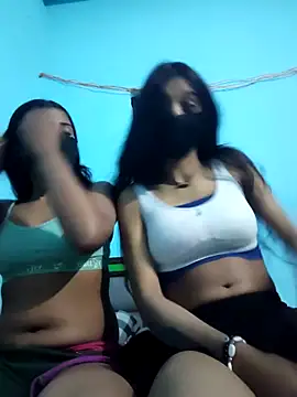 Snapshot of Aaradhya-Rani chatting on 02-17-26, 06:05 Aaradhya-Rani online show from 02-17-26, 06:05