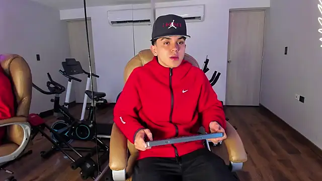  TaylorBlack online show from 04-12-26, 11:35