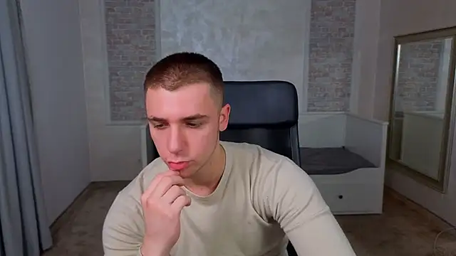 Snapshot of KellenWest chatting on 05-10-26, 04:27 KellenWest online show from 05-10-26, 04:27