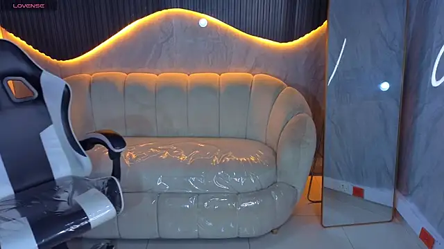 Tifany Tx online show from 02-21-26, 01:02