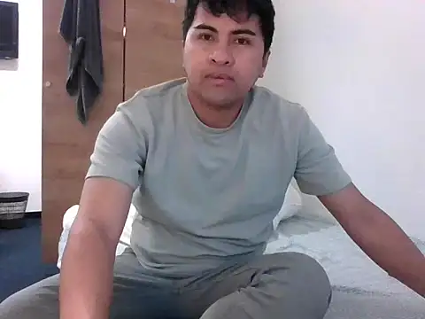 Snapshot of sweetpinoy2027 chatting on 01-06-26, 01:59 sweetpinoy2027 online show from 01-06-26, 01:59