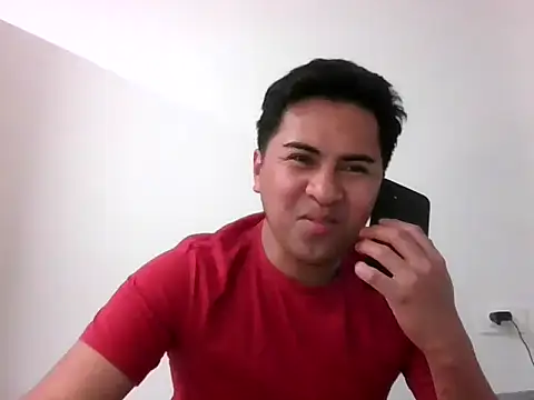 Snapshot of sweetpinoy2027 chatting on 12-18-25, 04:55 sweetpinoy2027 online show from 12-18-25, 04:55