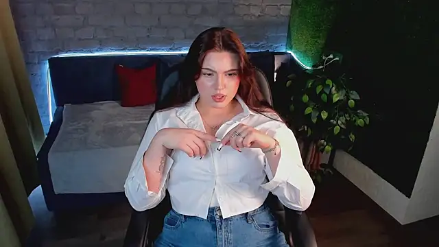 Avery Flores online show from 12-17-25, 09:42