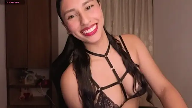 Snapshot of vieernes chatting on 05-15-26, 12:52 vieernes online show from 05-15-26, 12:52