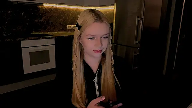 Snapshot of my_liss chatting on 05-16-26, 10:31 my liss online show from 05-16-26, 10:31