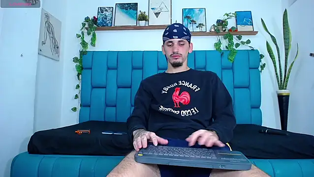 Snapshot of boy_Dirty_X chatting on 12-18-25, 07:02 boy Dirty X online show from 12-18-25, 07:02