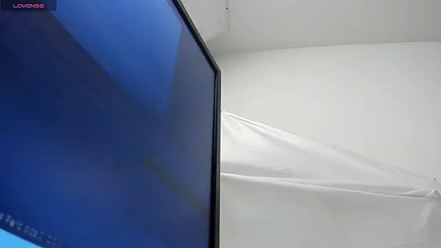 Snapshot of TaylerMiles chatting on 01-15-26, 03:21 TaylerMiles online show from 01-15-26, 03:21