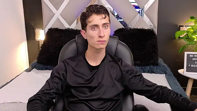 Snapshot of Ithan_Skin chatting on 01-13-26, 11:47 Ithan Skin online show from 01-13-26, 11:47