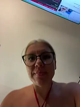 Snapshot of Natalia_Fit chatting on 07-23-26, 03:48 Natalia Fit online show from 07-23-26, 03:48