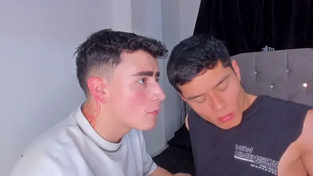 Snapshot of naughtysalomon__ chatting on 12-21-25, 11:27 naughtysalomon online show from 12-21-25, 11:27