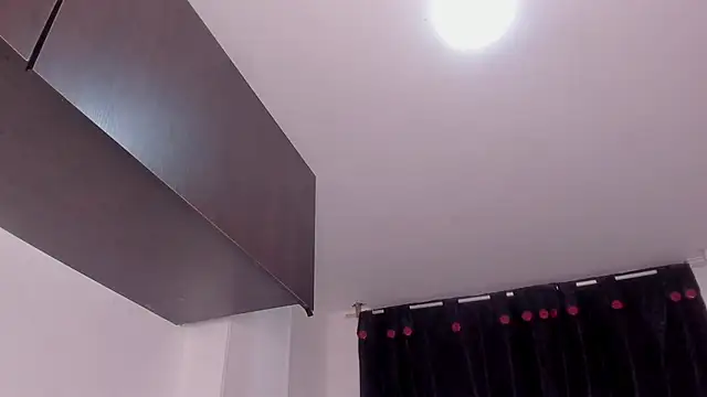 Snapshot of naughtysalomon__ chatting on 02-21-26, 12:01 naughtysalomon online show from 02-21-26, 12:01